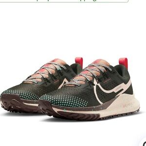 Nike Women's Pegasus 4 Trail Running Shoes size 9.5